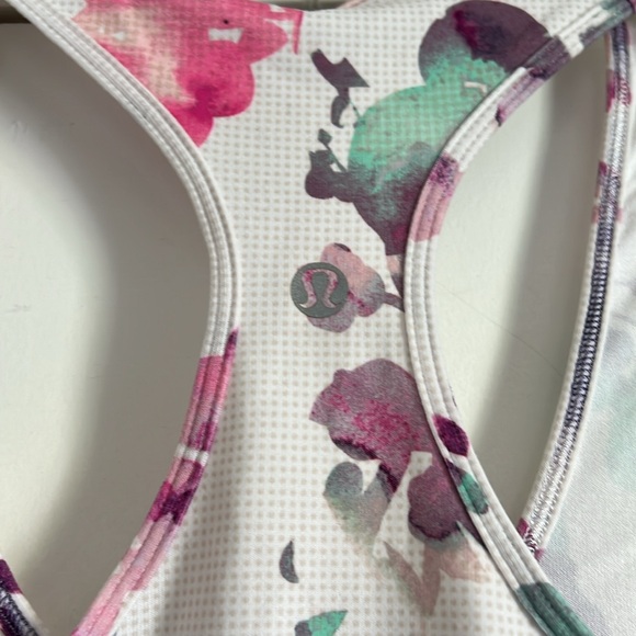 Lululemon sleeves top. - Picture 5 of 9